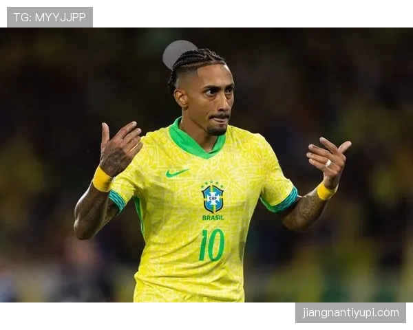 拉菲尼亚训练完顺手买了辆限量超跑，队友还在纠结午饭吃啥