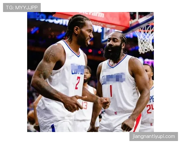 伦纳德挡拆效率显著提升 差异化无球跑动助快船拉开比分